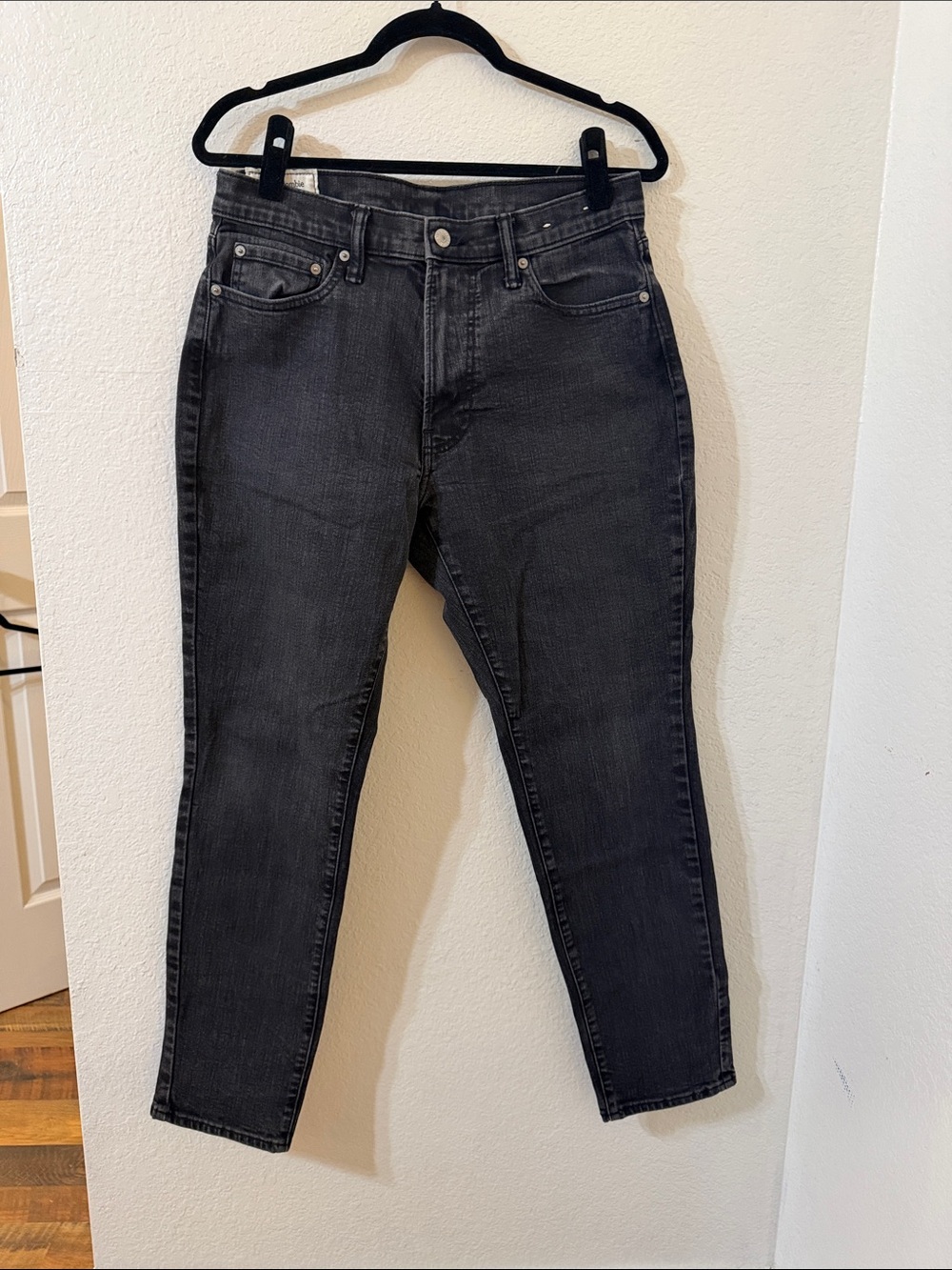 Mid-Rise Black Slim Men’s Jeans